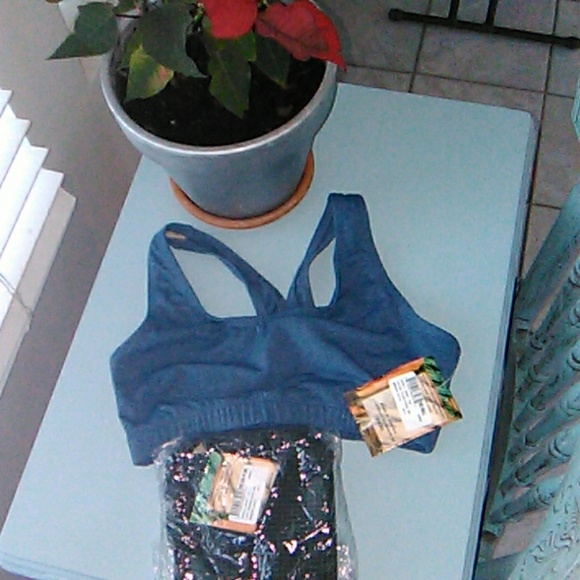 Sold! Brand new bra bundle kerrit sports top - Picture 2 of 8